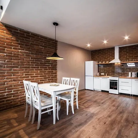 Ploscha Rynok Apartman *